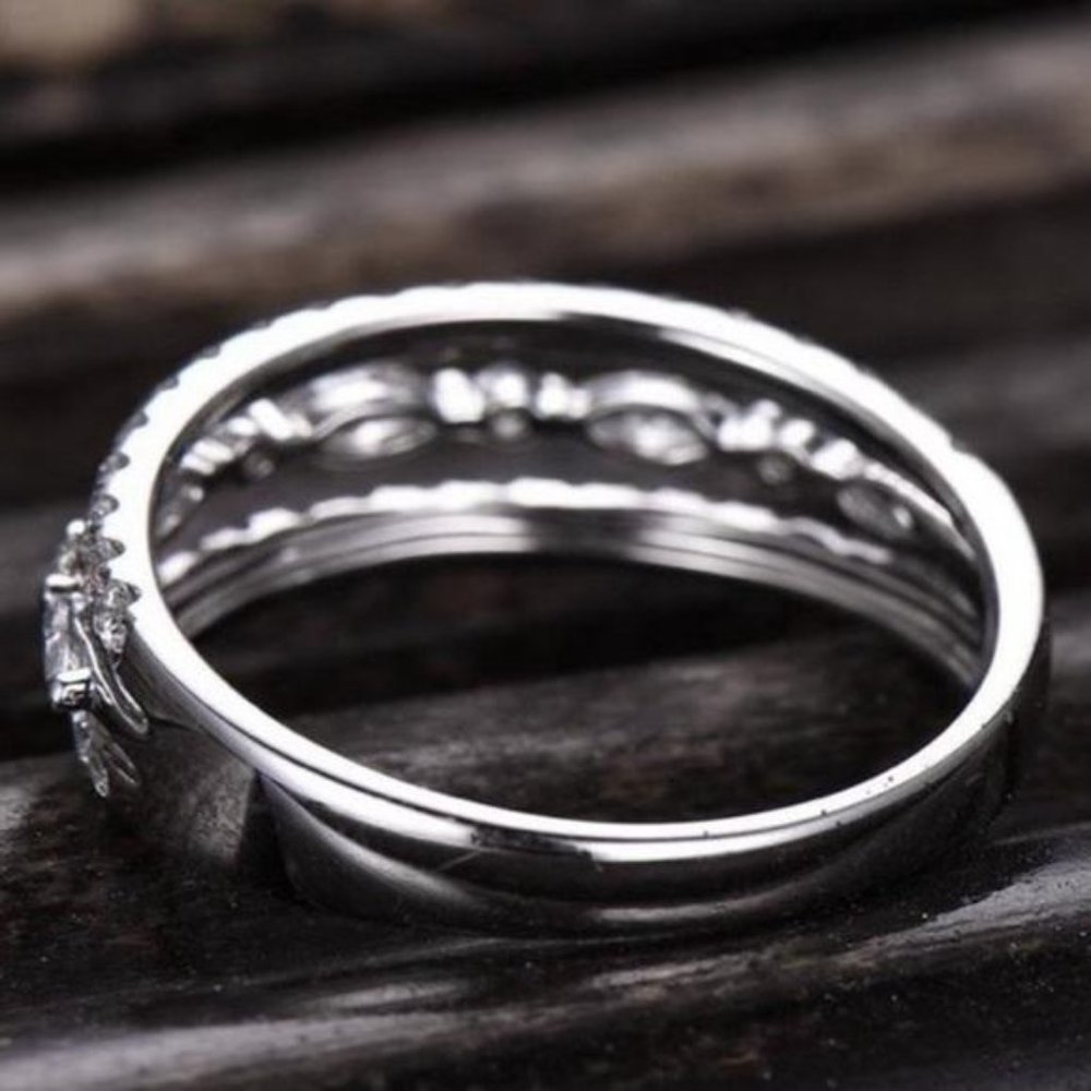 NEW 4.1 CT STERLING SILVER DIAMOND HALO RING, CUTE RING, SHINY RING. - Picture 3 of 4